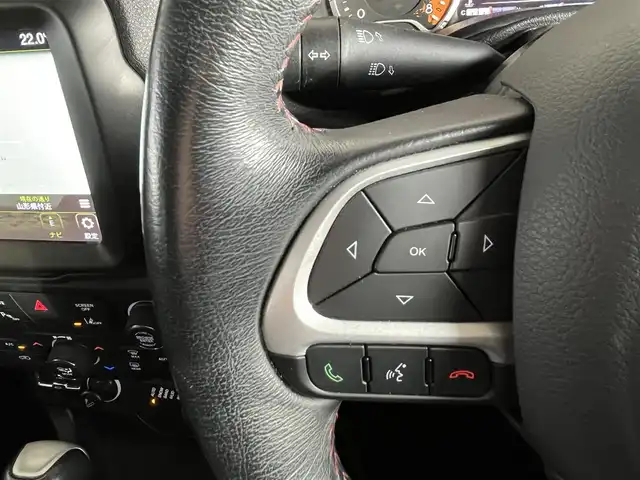 クライスラー・ジープ ジープ レネゲード トレイルホーク 山形県 2018(平30)年 4.8万km 黒 純正メモリナビ　/フルセグTV　/ETC　/Bluetooth /ルーフレール　/純正フロアマット　/オートライト　/電動格納ミラー　/コーナーセンサー　/横滑り防止装置　/レーンキーピングアシスト　/ブラインドスポット