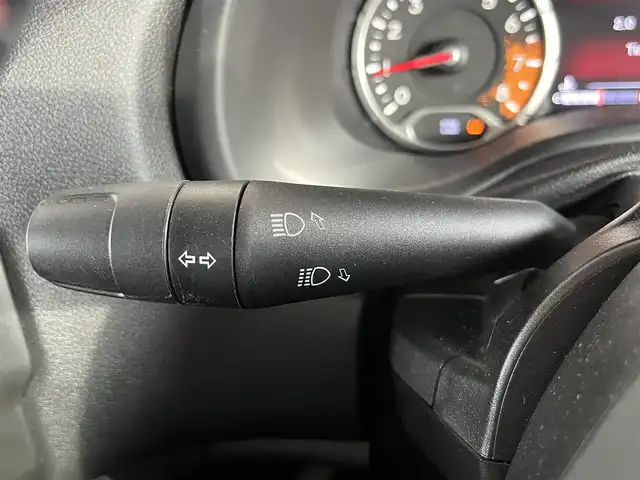 クライスラー・ジープ ジープ レネゲード トレイルホーク 山形県 2018(平30)年 4.8万km 黒 純正メモリナビ　/フルセグTV　/ETC　/Bluetooth /ルーフレール　/純正フロアマット　/オートライト　/電動格納ミラー　/コーナーセンサー　/横滑り防止装置　/レーンキーピングアシスト　/ブラインドスポット