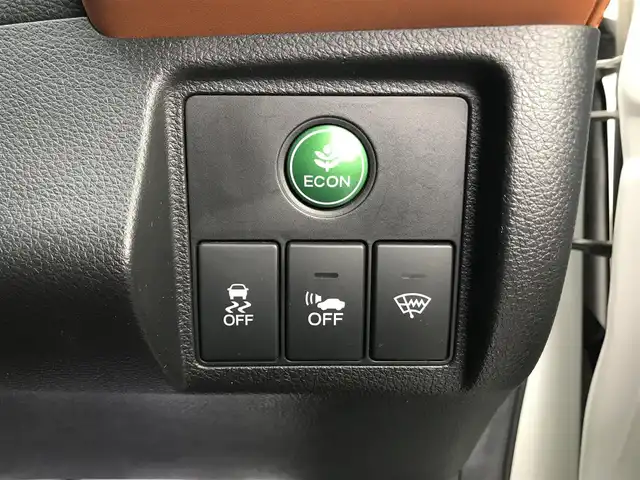 ホンダ ヴェゼル ハイブリッド Z 栃木県 2014(平26)年 10.3万km ホワイトオーキッドパール (株)IDOMが運営する【じしゃロン小山店】の自社ローン対象車両になります。こちらは現金ご利用時の価格です。/自社ローンご希望の方は別途その旨お申付け下さい。//禁煙車/純正フルセグナビ/（CD/DVD/AM/FMラジオ）/(Bluetooth)/スマートキー/プッシュスタート/バックカメラ/ＥＴＣ/クルーズコントロール/シティブレーキアクティブシステム/ルーフレール/シートヒーター/チップアップシート/ステアリングリモコン/電動格納ドアミラー/パワーウインドウ/オートライト/自動防眩ミラー