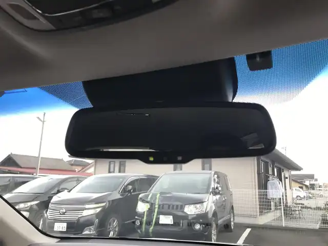 ホンダ ヴェゼル ハイブリッド Z 栃木県 2014(平26)年 10.3万km ホワイトオーキッドパール (株)IDOMが運営する【じしゃロン小山店】の自社ローン対象車両になります。こちらは現金ご利用時の価格です。/自社ローンご希望の方は別途その旨お申付け下さい。//禁煙車/純正フルセグナビ/（CD/DVD/AM/FMラジオ）/(Bluetooth)/スマートキー/プッシュスタート/バックカメラ/ＥＴＣ/クルーズコントロール/シティブレーキアクティブシステム/ルーフレール/シートヒーター/チップアップシート/ステアリングリモコン/電動格納ドアミラー/パワーウインドウ/オートライト/自動防眩ミラー