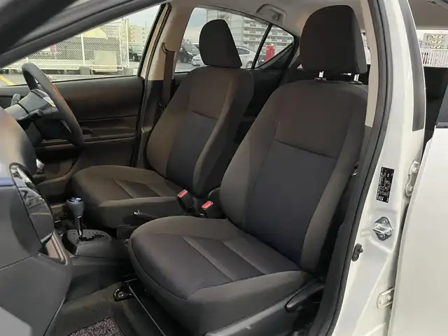 トヨタ アクア S 東京都 2015(平27)年 5.2万km ライムホワイトパールクリスタルシャイン 純正SDナビ（NSZN-W64T)/（CD/DVD/BT/地デジTV）/バックカメラ/社外ドライブレコーダー（TZ-D206)/ビルトインETC/エンジンプッシュボタン/フォグランプ/バイザー・マット/電動格納ミラー