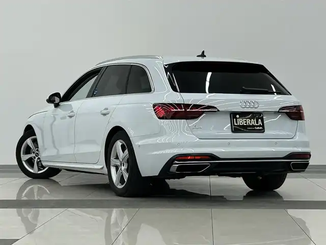 アウディ Ａ４ 35TDI アドバンスド 岡山県 2022(令4)年 1.6万km グレイシアホワイトメタリック アウディプレセンス/速度警告/アウディアクティブブレーキアシスト/純正MMIナビ/360°カメラ/BT/Applecarplay/Androidauto/バーチャルコクピット/マトリクスLED/AHB/レザーシート/PWシート/シートヒータ/PWリアゲート/オートホールド/クルコン/パドルシフト/アドバンストキー/コーナーセンサー