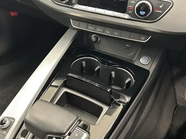 アウディ Ａ４ 35TDI アドバンスド 岡山県 2022(令4)年 1.6万km グレイシアホワイトメタリック アウディプレセンス/速度警告/アウディアクティブブレーキアシスト/純正MMIナビ/360°カメラ/BT/Applecarplay/Androidauto/バーチャルコクピット/マトリクスLED/AHB/レザーシート/PWシート/シートヒータ/PWリアゲート/オートホールド/クルコン/パドルシフト/アドバンストキー/コーナーセンサー