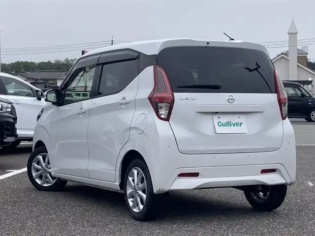 日産 デイズ X 島根県 2022(令4)年 1.1万km ホワイトパール ディーラーOPナビ(CD/DVD/BT/フルセグ)/アラウンドビューモニター/エマージェンシーブレーキ/車線逸脱警報/オートライト/アイドリングストップ/ステアリングスイッチ/純正フロアマット/純正ドアバイザー/スペアキー×1