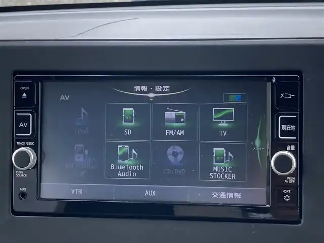 日産 デイズ X 島根県 2022(令4)年 1.1万km ホワイトパール ディーラーOPナビ(CD/DVD/BT/フルセグ)/アラウンドビューモニター/エマージェンシーブレーキ/車線逸脱警報/オートライト/アイドリングストップ/ステアリングスイッチ/純正フロアマット/純正ドアバイザー/スペアキー×1
