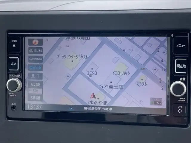 日産 デイズ X 島根県 2022(令4)年 1.1万km ホワイトパール ディーラーOPナビ(CD/DVD/BT/フルセグ)/アラウンドビューモニター/エマージェンシーブレーキ/車線逸脱警報/オートライト/アイドリングストップ/ステアリングスイッチ/純正フロアマット/純正ドアバイザー/スペアキー×1