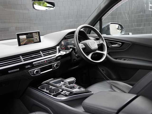アウディ Ｑ７ ブラックスタイリング 静岡県 2019(平31)年 1.7万km 黒 125台限定モデル　ブラックデザイン/MMIナビゲーションTV Bluetooth/全方位カメラ/ブラックレザーシート シートヒーター /シートヒーター /バーチャルコクピット/Audi Sport20インチブラックアルミホイール/ブラックルーフレール/マトリクスLEDヘッドライト/Audyプレセンス衝突軽減ブレーキ　レーンアシスト/アダプティブクルーズコントロール/サイドアシスト/サードシート電動格納シート/ドライブセレクト/パワーバックドア /DSRCETC
