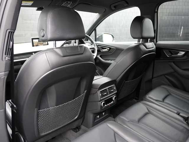 アウディ Ｑ７ ブラックスタイリング 静岡県 2019(平31)年 1.7万km 黒 125台限定モデル　ブラックデザイン/MMIナビゲーションTV Bluetooth/全方位カメラ/ブラックレザーシート シートヒーター /シートヒーター /バーチャルコクピット/Audi Sport20インチブラックアルミホイール/ブラックルーフレール/マトリクスLEDヘッドライト/Audyプレセンス衝突軽減ブレーキ　レーンアシスト/アダプティブクルーズコントロール/サイドアシスト/サードシート電動格納シート/ドライブセレクト/パワーバックドア /DSRCETC