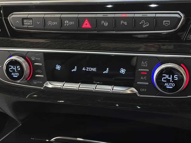 アウディ Ｑ７ ブラックスタイリング 新潟県 2019(平31)年 1.7万km 黒 125台限定モデル　ブラックデザイン/MMIナビゲーションTV Bluetooth/全方位カメラ/ブラックレザーシート シートヒーター /シートヒーター /バーチャルコクピット/Audi Sport20インチブラックアルミホイール/ブラックルーフレール/マトリクスLEDヘッドライト/Audyプレセンス衝突軽減ブレーキ　レーンアシスト/アダプティブクルーズコントロール/サイドアシスト/サードシート電動格納シート/ドライブセレクト/パワーバックドア /DSRCETC