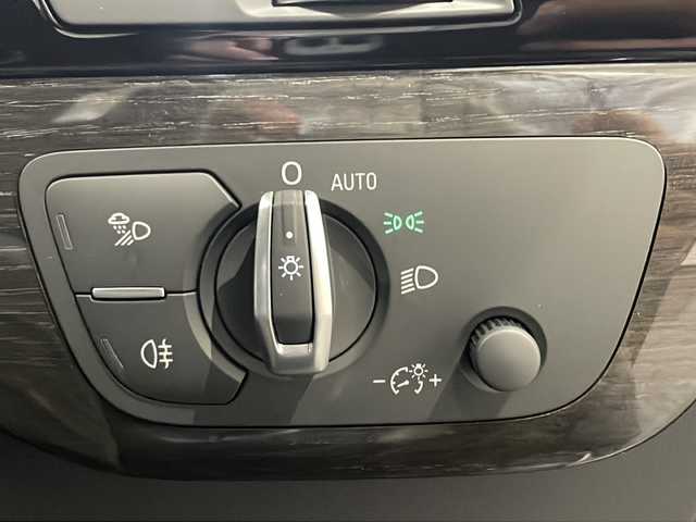 アウディ Ｑ７ ブラックスタイリング 新潟県 2019(平31)年 1.7万km 黒 125台限定モデル　ブラックデザイン/MMIナビゲーションTV Bluetooth/全方位カメラ/ブラックレザーシート シートヒーター /シートヒーター /バーチャルコクピット/Audi Sport20インチブラックアルミホイール/ブラックルーフレール/マトリクスLEDヘッドライト/Audyプレセンス衝突軽減ブレーキ　レーンアシスト/アダプティブクルーズコントロール/サイドアシスト/サードシート電動格納シート/ドライブセレクト/パワーバックドア /DSRCETC