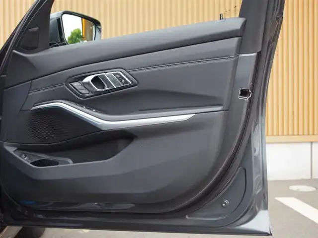 ＢＭＷ ３２０ｄ xDrive ツーリング Mスポーツ 埼玉県 2020(令2)年 4.6万km グレー ブラックレザーシート /アダプティブクルーズコントロール /ドライビングPro /ハイラインパッケージ /CarPlay /パークディスタンスコントロール/ブラインドスポットモニター /コンフォートアクセス /全周囲カメラ /純正ナビ /ETC /ワイヤレス充電 /シートヒーター/シートポジションメモリー機能/ランバーサポート