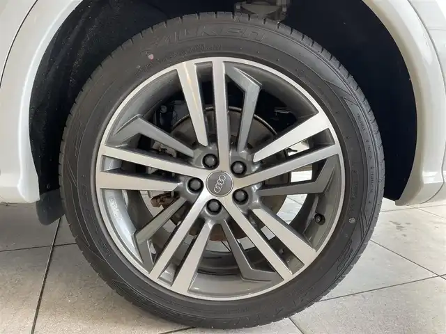 アウディ Ｑ５ 2．0TFSIクワトロ 1st ED 愛知県 2017(平29)年 5.7万km 白 ２５０台限定車　/Ｓｌｉｎｅ仕様　/ＭＭＩナビ　/Ｂｌｕｅｔｏｏｔｈ　/フルセグＴＶ　/３６０度カメラ　/アウディプレセンスシティ　/ACC/LKA/BSM/アウディコネクト　/パーシャルレザー　/シートヒーター/ＬＥＤライト　/ドライブレコーダー/ＥＴＣ２．０/プッシュスタート/アイドリングストップ/ウィンカーミラー