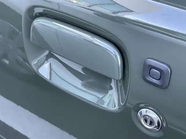 スズキ ジムニー XC 香川県 2023(令5)年 1.5万km ジャングルグリーン 登録時走行距離：15015km/純正ナビ　/ＥＴＣ　/Ｂカメラ　　/４ＷＤ　/純正アルミ　/純正フロアマット　/背面タイヤ　/シートヒーター　/ＬＥＤヘッドライト　/衝突軽減ブレーキ　/横滑り防止　/オートライト　/レーンキープアシスト/スマートキー