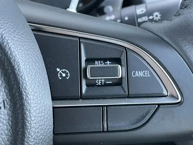 スズキ ジムニー XC 香川県 2023(令5)年 1.5万km ジャングルグリーン 登録時走行距離：15015km/純正ナビ　/ＥＴＣ　/Ｂカメラ　　/４ＷＤ　/純正アルミ　/純正フロアマット　/背面タイヤ　/シートヒーター　/ＬＥＤヘッドライト　/衝突軽減ブレーキ　/横滑り防止　/オートライト　/レーンキープアシスト/スマートキー