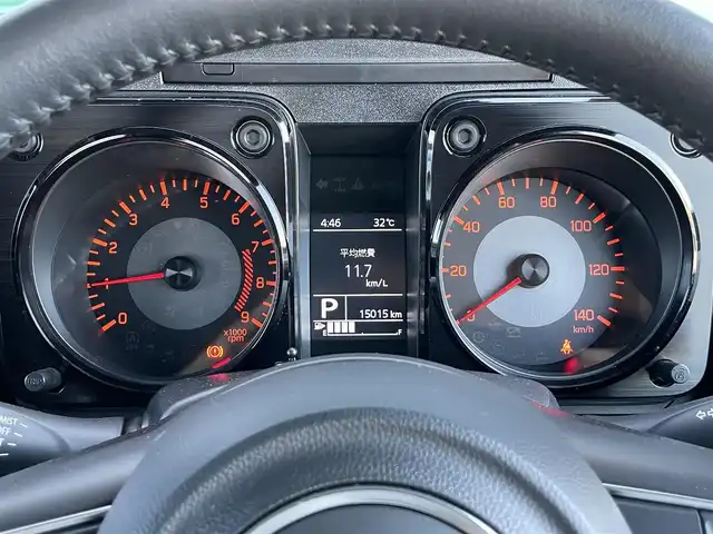 スズキ ジムニー XC 香川県 2023(令5)年 1.5万km ジャングルグリーン 登録時走行距離：15015km/純正ナビ　/ＥＴＣ　/Ｂカメラ　　/４ＷＤ　/純正アルミ　/純正フロアマット　/背面タイヤ　/シートヒーター　/ＬＥＤヘッドライト　/衝突軽減ブレーキ　/横滑り防止　/オートライト　/レーンキープアシスト/スマートキー