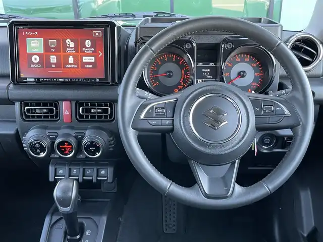 スズキ ジムニー XC 香川県 2023(令5)年 1.5万km ジャングルグリーン 登録時走行距離：15015km/純正ナビ　/ＥＴＣ　/Ｂカメラ　　/４ＷＤ　/純正アルミ　/純正フロアマット　/背面タイヤ　/シートヒーター　/ＬＥＤヘッドライト　/衝突軽減ブレーキ　/横滑り防止　/オートライト　/レーンキープアシスト/スマートキー