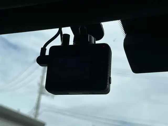 アウディ Ｑ２ 30TFSIスポーツ 福島県 2018(平30)年 4万km パール 純正HDDナビ/（AM/FM/CD/DVD/AUX/BT/TVフルセグ）/アウディコネクト/ETC2.0/ドライブレコーダー/バックカメラ/前席シートヒーター/クルーズコントロール/エンジンスタートボタン/LEDヘッドライト/純正フロアマット/ABS/アイドリングストップ/衝突被害軽減装置/車間距離自動制御システム/駐車支援システム/横滑り防止装置/トラクションコントロール/レインセンサー/盗難防止システム