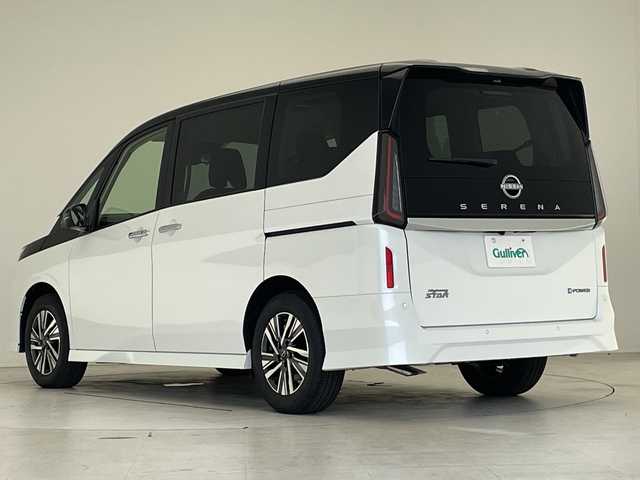 日産 セレナ e－パワー ハイウェイスター V 愛知県 2025(令7)年 0.1千km 白Ⅱ 登録済未使用車/プロパイロット/純正12.3型ディズプレイオーディオナビ/フリップダウンモニター/SOSコール/全方位カメラ/両側パワースライドドア/バックカメラ/コーナーセンサー/純正アルミホイール/ETC2.0/ブラインドスポットモニター/LEDヘッドライト/インテリジェントミラー/リアオートエアコン/オートマチックハイビーム/ワイヤレス充電機/ステアリングスイッチ/スマートキー/プッシュスタート