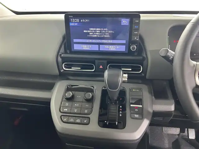 ホンダ フリード ハイブリット e:HEV クロスター 佐賀県 2025(令7)年 0.1千km ベージュ 登録済み未使用車/純正9インチGathersナビ/フルセグTV/Bluetooth/Androidauto/Applecarplay/バックカメラ/衝突被害軽減システム/レーダークルーズコントロール/レーンアシスト/ブラインドスポットモニター/クリアランスソナー/電子パーキング/ブレーキホールド/LEDヘッドライト/LEDフォグライト/両側パワースライドドア/運転席・助手席シートヒーター/ハーフレザーシート/ウォークスルー/ルーフレール/後席サンシェード/カーテンエアバック/純正15インチアルミホイール/スマートキー/スペアキー×1