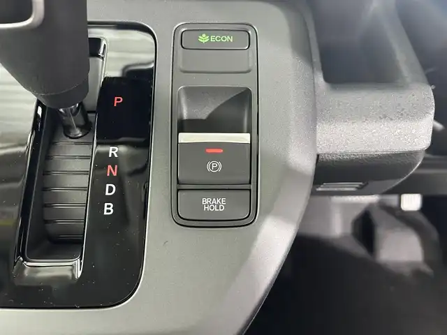 ホンダ フリード ハイブリット e:HEV クロスター 佐賀県 2025(令7)年 0.1千km ベージュ 登録済み未使用車/純正9インチGathersナビ/フルセグTV/Bluetooth/Androidauto/Applecarplay/バックカメラ/衝突被害軽減システム/レーダークルーズコントロール/レーンアシスト/ブラインドスポットモニター/クリアランスソナー/電子パーキング/ブレーキホールド/LEDヘッドライト/LEDフォグライト/両側パワースライドドア/運転席・助手席シートヒーター/ハーフレザーシート/ウォークスルー/ルーフレール/後席サンシェード/カーテンエアバック/純正15インチアルミホイール/スマートキー/スペアキー×1