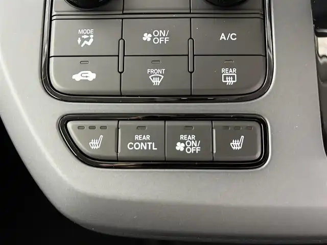 ホンダ フリード ハイブリット e:HEV クロスター 佐賀県 2025(令7)年 0.1千km ベージュ 登録済み未使用車/純正9インチGathersナビ/フルセグTV/Bluetooth/Androidauto/Applecarplay/バックカメラ/衝突被害軽減システム/レーダークルーズコントロール/レーンアシスト/ブラインドスポットモニター/クリアランスソナー/電子パーキング/ブレーキホールド/LEDヘッドライト/LEDフォグライト/両側パワースライドドア/運転席・助手席シートヒーター/ハーフレザーシート/ウォークスルー/ルーフレール/後席サンシェード/カーテンエアバック/純正15インチアルミホイール/スマートキー/スペアキー×1