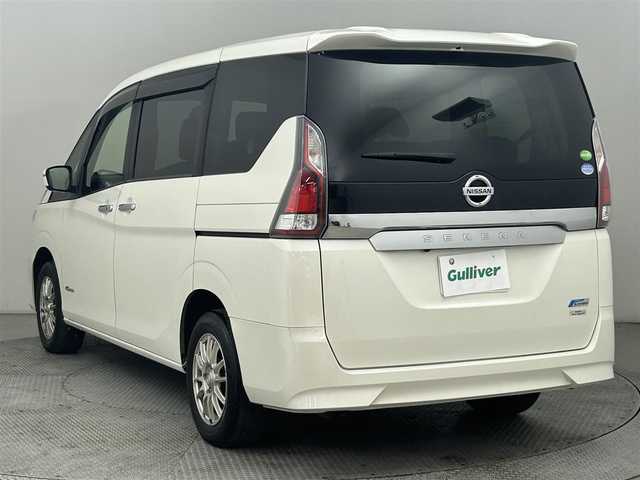 日産 セレナ X 道央・札幌 2018(平30)年 6.5万km ブリリアントホワイトパール ・４WD/・純正SDナビゲーション/　CD/DVD/SD/USB/フルセグ/BT/iPod/・アルパインフリップダウンモニター/・社外ミラー型ドライブレコーダー/・純正エンジンスターター/・バックカメラ/・ビルトインETC/・片側パワースライドドア/・エマージェンシーブレーキ/・横滑り防止装置/・クルーズコントロール/・レーンキープアシスト/・LEDヘッドライト/・オートライト/・純正フロアマット/・スマートキー/・プッシュスタート/・取説あり/・社外AW１５インチ＋夏タイヤ/・冬タイヤ車載