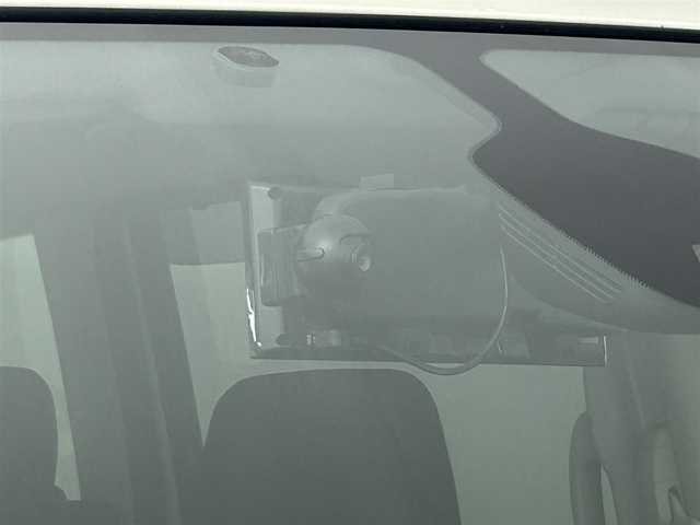 日産 セレナ X 道央・札幌 2018(平30)年 6.5万km ブリリアントホワイトパール ・４WD/・純正SDナビゲーション/　CD/DVD/SD/USB/フルセグ/BT/iPod/・アルパインフリップダウンモニター/・社外ミラー型ドライブレコーダー/・純正エンジンスターター/・バックカメラ/・ビルトインETC/・片側パワースライドドア/・エマージェンシーブレーキ/・横滑り防止装置/・クルーズコントロール/・レーンキープアシスト/・LEDヘッドライト/・オートライト/・純正フロアマット/・スマートキー/・プッシュスタート/・取説あり/・社外AW１５インチ＋夏タイヤ/・冬タイヤ車載