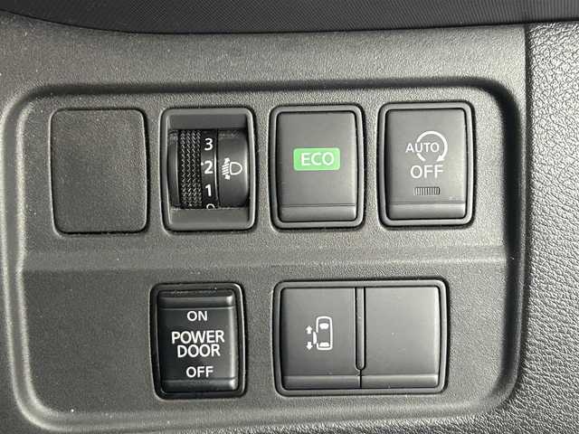 日産 セレナ X 道央・札幌 2018(平30)年 6.5万km ブリリアントホワイトパール ・４WD/・純正SDナビゲーション/　CD/DVD/SD/USB/フルセグ/BT/iPod/・アルパインフリップダウンモニター/・社外ミラー型ドライブレコーダー/・純正エンジンスターター/・バックカメラ/・ビルトインETC/・片側パワースライドドア/・エマージェンシーブレーキ/・横滑り防止装置/・クルーズコントロール/・レーンキープアシスト/・LEDヘッドライト/・オートライト/・純正フロアマット/・スマートキー/・プッシュスタート/・取説あり/・社外AW１５インチ＋夏タイヤ/・冬タイヤ車載