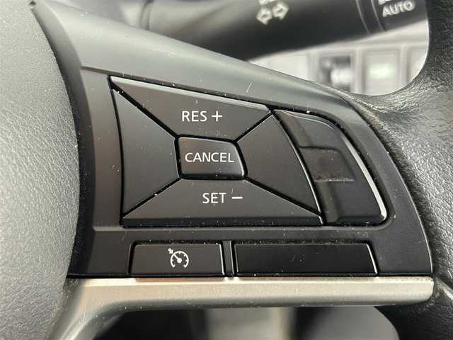 日産 セレナ X 道央・札幌 2018(平30)年 6.5万km ブリリアントホワイトパール ・４WD/・純正SDナビゲーション/　CD/DVD/SD/USB/フルセグ/BT/iPod/・アルパインフリップダウンモニター/・社外ミラー型ドライブレコーダー/・純正エンジンスターター/・バックカメラ/・ビルトインETC/・片側パワースライドドア/・エマージェンシーブレーキ/・横滑り防止装置/・クルーズコントロール/・レーンキープアシスト/・LEDヘッドライト/・オートライト/・純正フロアマット/・スマートキー/・プッシュスタート/・取説あり/・社外AW１５インチ＋夏タイヤ/・冬タイヤ車載