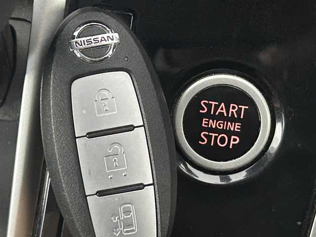 日産 セレナ X 道央・札幌 2018(平30)年 6.5万km ブリリアントホワイトパール ・４WD/・純正SDナビゲーション/　CD/DVD/SD/USB/フルセグ/BT/iPod/・アルパインフリップダウンモニター/・社外ミラー型ドライブレコーダー/・純正エンジンスターター/・バックカメラ/・ビルトインETC/・片側パワースライドドア/・エマージェンシーブレーキ/・横滑り防止装置/・クルーズコントロール/・レーンキープアシスト/・LEDヘッドライト/・オートライト/・純正フロアマット/・スマートキー/・プッシュスタート/・取説あり/・社外AW１５インチ＋夏タイヤ/・冬タイヤ車載