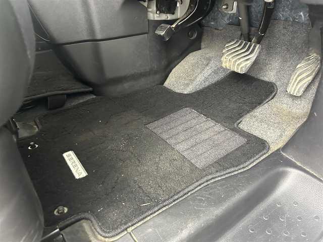 日産 セレナ X 道央・札幌 2018(平30)年 6.5万km ブリリアントホワイトパール ・４WD/・純正SDナビゲーション/　CD/DVD/SD/USB/フルセグ/BT/iPod/・アルパインフリップダウンモニター/・社外ミラー型ドライブレコーダー/・純正エンジンスターター/・バックカメラ/・ビルトインETC/・片側パワースライドドア/・エマージェンシーブレーキ/・横滑り防止装置/・クルーズコントロール/・レーンキープアシスト/・LEDヘッドライト/・オートライト/・純正フロアマット/・スマートキー/・プッシュスタート/・取説あり/・社外AW１５インチ＋夏タイヤ/・冬タイヤ車載