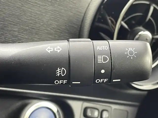 トヨタ アクア クロスオーバー グラム 茨城県 2019(令1)年 2.6万km オリーブマイカM 純正9型ナビ/バックカメラ/フルセグ/衝突被害軽減ブレーキ/車線逸脱抑制装置/オートマチックハイビーム/クリアランスソナー/ETC/ドラレコ/ハーフレザーシート/シートヒーター/純正16インチAW/LEDヘッドライト/スマートキー