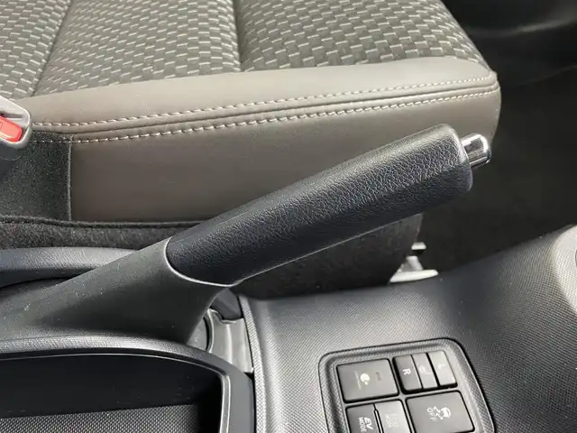 トヨタ アクア クロスオーバー グラム 茨城県 2019(令1)年 2.6万km オリーブマイカM 純正9型ナビ/バックカメラ/フルセグ/衝突被害軽減ブレーキ/車線逸脱抑制装置/オートマチックハイビーム/クリアランスソナー/ETC/ドラレコ/ハーフレザーシート/シートヒーター/純正16インチAW/LEDヘッドライト/スマートキー