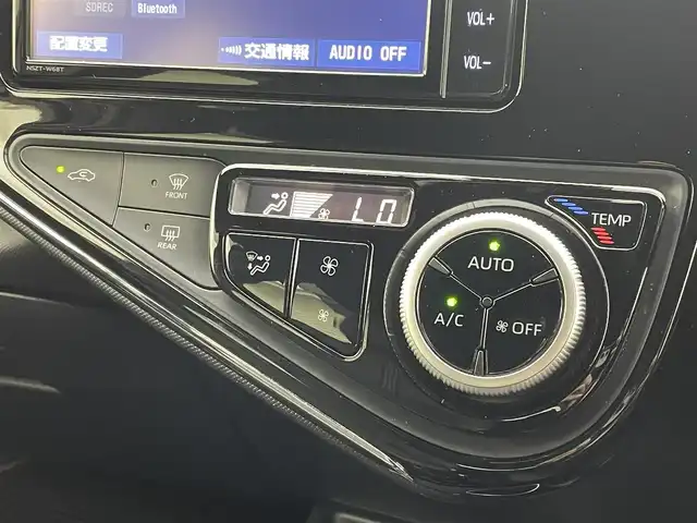 トヨタ アクア クロスオーバー グラム 茨城県 2019(令1)年 2.6万km オリーブマイカM 純正9型ナビ/バックカメラ/フルセグ/衝突被害軽減ブレーキ/車線逸脱抑制装置/オートマチックハイビーム/クリアランスソナー/ETC/ドラレコ/ハーフレザーシート/シートヒーター/純正16インチAW/LEDヘッドライト/スマートキー