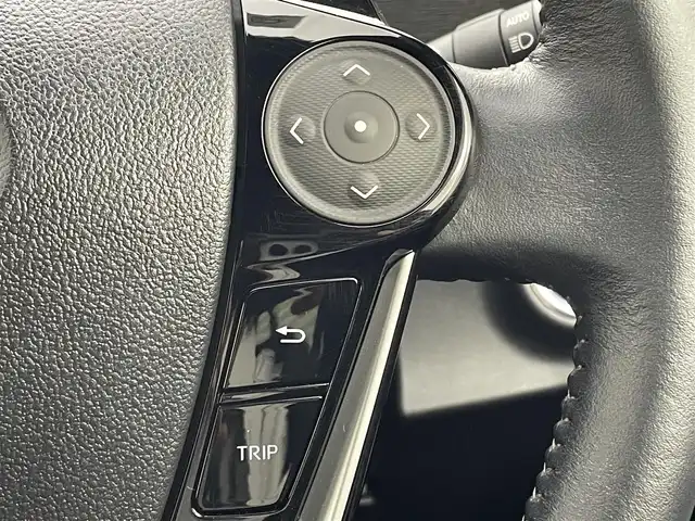 トヨタ アクア クロスオーバー グラム 茨城県 2019(令1)年 2.6万km オリーブマイカM 純正9型ナビ/バックカメラ/フルセグ/衝突被害軽減ブレーキ/車線逸脱抑制装置/オートマチックハイビーム/クリアランスソナー/ETC/ドラレコ/ハーフレザーシート/シートヒーター/純正16インチAW/LEDヘッドライト/スマートキー