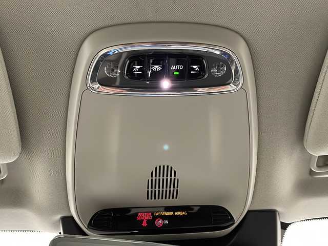 ボルボ ＸＣ９０ T6 AWD インスクリプション 新潟県 2019(令1)年 3.8万km クリスタルホワイトP クライメート・パッケージ/・ステアリングホイール・ヒーター/・リア2列目・シートヒーター/City Safety（衝突回避・被害軽減ブレーキシステム）/オンカミング・レーン・ミティゲーション（対向車線衝突回避支援機能）/・全車速追従機能付ACC（アダプティブ・クルーズ・コントロール）/・ パイロット・アシスト（車線維持支援機能）/LCMA（レーン・チェンジ・マージ・エイド）/LKA（レーン・キーピング・エイド）/DAC（ドライバー・アラート・コントロール）/・衝突回避・被害軽減ブレーキ機能付CTA（クロス・トラフィック・アラート）/フル・アクティブ・ハイビーム（LEDヘッドライト）/360°ビューカメラ/ETC2.0/純正HDDナビ/・Bluetooth/TV/FM/AM/メモリー付パワーシート（D席・N席）/ヘッドアップ・ディスプレイ/ドライブレコーダー/ベンチレーション（D席・N席）
