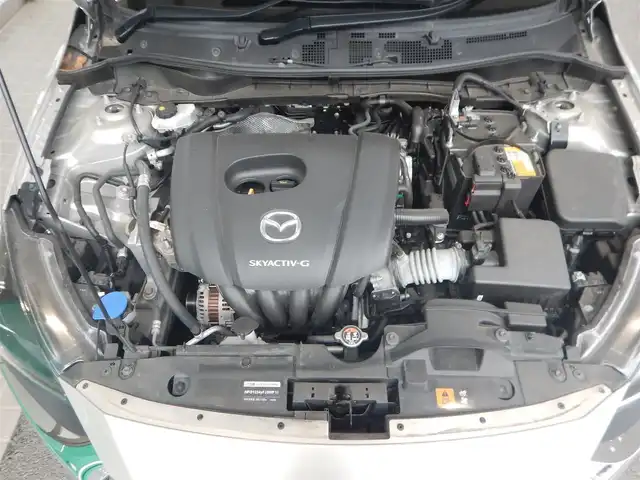 マツダ マツダ２ 15S スマートエディション 静岡県 2021(令3)年 3.5万km プラチナクォーツメタリック 衝突軽減ブレーキ/車線逸脱警報/ブラインドスポットモニター/クリアランスソナー/マツダコネクト8インチナビ/・Bluetooth接続/・USB/・AUX/全方位モニター/MTモード付きAT/ISOFIX/USBポート×2/アイドリングストップ/ウインカーミラー/オートリトラミラー/オートライト/オートワイパー/純正フロアマット/純正ドアバイザー/プッシュスタート/スマートキー×2/取扱説明書/新車保証書/整備記録簿/・新車1ヶ月、6ヶ月、12ヶ月、R6