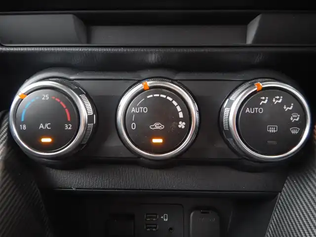 マツダ マツダ２ 15S スマートエディション 静岡県 2021(令3)年 3.5万km プラチナクォーツメタリック 衝突軽減ブレーキ/車線逸脱警報/ブラインドスポットモニター/クリアランスソナー/マツダコネクト8インチナビ/・Bluetooth接続/・USB/・AUX/全方位モニター/MTモード付きAT/ISOFIX/USBポート×2/アイドリングストップ/ウインカーミラー/オートリトラミラー/オートライト/オートワイパー/純正フロアマット/純正ドアバイザー/プッシュスタート/スマートキー×2/取扱説明書/新車保証書/整備記録簿/・新車1ヶ月、6ヶ月、12ヶ月、R6