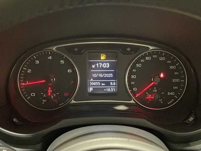 アウディ Ａ１ SB ミッドナイトリミテッド 新潟県 2018(平30)年 4万km ミサノレッドパールエフェクト ３７５台限定/ボディカラー特別色（ミサノレッド パールエフェクト）/MMI 3G + ナビゲーションシステム/・ SSDナビゲーション/・ CD/DVDプレイヤー/・ ミュージックサーバー機能/・ FM/AMラジオ/・ 音楽CDデータ取り込み機能/・ Bluetooth/・ SDカードリーダー (2スロット)/・ 地上デジタル放送対応/・ ボイスコントロール/・ アウディミュージックインターフェイス/・ ETCシステム/・ TVチューナー/バイキセノンパッケージ/・ バイキセノンヘッドライト/・ 自動ヘッドライトレンジコントロール/・ ヘッドライトウォッシャー/・ リヤLEDコンビネーションランプ/コンビニエンスパッケージ/・ アドバンストキー/・ アウディパーキングシステム/・ オートマチックエアコンディショナー/・ シートヒーター（フロント） ・ センターアームレスト（フロント）/純正１７インチＡＷ