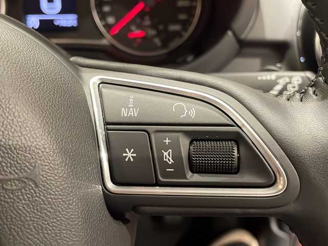 アウディ Ａ１ SB ミッドナイトリミテッド 新潟県 2018(平30)年 4万km ミサノレッドパールエフェクト ３７５台限定/ボディカラー特別色（ミサノレッド パールエフェクト）/MMI 3G + ナビゲーションシステム/・ SSDナビゲーション/・ CD/DVDプレイヤー/・ ミュージックサーバー機能/・ FM/AMラジオ/・ 音楽CDデータ取り込み機能/・ Bluetooth/・ SDカードリーダー (2スロット)/・ 地上デジタル放送対応/・ ボイスコントロール/・ アウディミュージックインターフェイス/・ ETCシステム/・ TVチューナー/バイキセノンパッケージ/・ バイキセノンヘッドライト/・ 自動ヘッドライトレンジコントロール/・ ヘッドライトウォッシャー/・ リヤLEDコンビネーションランプ/コンビニエンスパッケージ/・ アドバンストキー/・ アウディパーキングシステム/・ オートマチックエアコンディショナー/・ シートヒーター（フロント） ・ センターアームレスト（フロント）/純正１７インチＡＷ