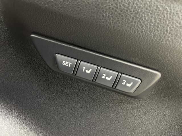 レクサス ＮＸ 200t アーバンスタイル 埼玉県 2017(平29)年 4.5万km ソニッククォーツ 三眼ＬＥＤヘッドライト　/純正ナビ　/シートヒーター　/バックカメラ　/サイドカメラ　/レザーシート　/メモリー付パワーシート　/衝突軽減システム　/オートハイビーム /レーダークルーズコントロール/ETC2.0