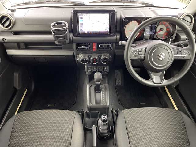 スズキ ジムニー XC 岐阜県 2019(平31)年 4.1万km シフォンアイボリーメタリックブラック2トーンルーフ 4WD/純正ナビ/AM/FM/CD/DVD/Bluetooth/フルセグTV/衝突軽減ブレーキ/レーンキープアシスト/クルーズコントロール/シートヒーター/オートLEDヘッドライト/オートマチックハイビーム/フォグランプ/ヘッドライトウォッシャー/ヒルディセントコントロール/ETC/スマートキー/スペアキー/プッシュスタート/電動格納ミラー/革巻きステアリング/背面タイヤ/アルミホイールスタッドレスタイヤ4本つき/純正フロアマット/純正16インチアルミホイール