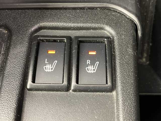 スズキ ジムニー XC 岐阜県 2019(平31)年 4.1万km シフォンアイボリーメタリックブラック2トーンルーフ 4WD/純正ナビ/AM/FM/CD/DVD/Bluetooth/フルセグTV/衝突軽減ブレーキ/レーンキープアシスト/クルーズコントロール/シートヒーター/オートLEDヘッドライト/オートマチックハイビーム/フォグランプ/ヘッドライトウォッシャー/ヒルディセントコントロール/ETC/スマートキー/スペアキー/プッシュスタート/電動格納ミラー/革巻きステアリング/背面タイヤ/アルミホイールスタッドレスタイヤ4本つき/純正フロアマット/純正16インチアルミホイール