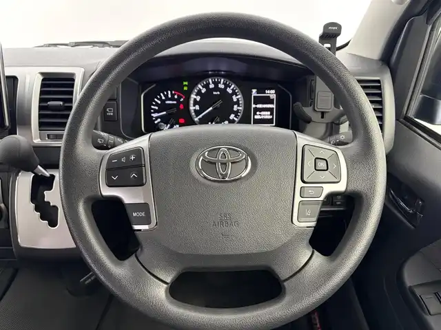 トヨタ ハイエース GL 愛知県 2024(令6)年 1.5万km ブラックマイカ FLEXコンプリートカー/・シートアレンジ【familiar】/・SOREXヒッチメンバー/・防虫MAGネット/・アミエース（左後網戸）/・フロントバンパー/・テールランプ/・白黄切替フォグランプ/・シートカバー/カロッツェリアフローティングナビ/(BT/フルセグ/HDMI)/カロッツェリア後席モニター/全方位カメラ/ETC/ドライブレコーダー/プリクラッシュ/LDA/クリアランスソナー/オートハイビーム/ドアバイザー/NITRO POWER１６インチホイール/TOYOオープンカントリータイヤ/社外シフトノブ