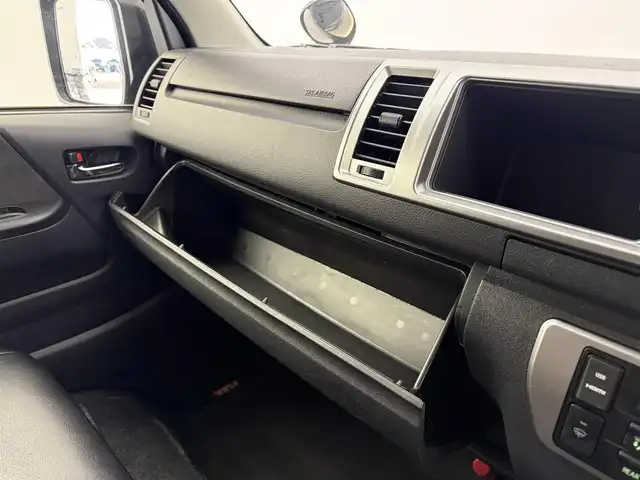 トヨタ ハイエース GL 愛知県 2024(令6)年 1.5万km ブラックマイカ FLEXコンプリートカー/・シートアレンジ【familiar】/・SOREXヒッチメンバー/・防虫MAGネット/・アミエース（左後網戸）/・フロントバンパー/・テールランプ/・白黄切替フォグランプ/・シートカバー/カロッツェリアフローティングナビ/(BT/フルセグ/HDMI)/カロッツェリア後席モニター/全方位カメラ/ETC/ドライブレコーダー/プリクラッシュ/LDA/クリアランスソナー/オートハイビーム/ドアバイザー/NITRO POWER１６インチホイール/TOYOオープンカントリータイヤ/社外シフトノブ