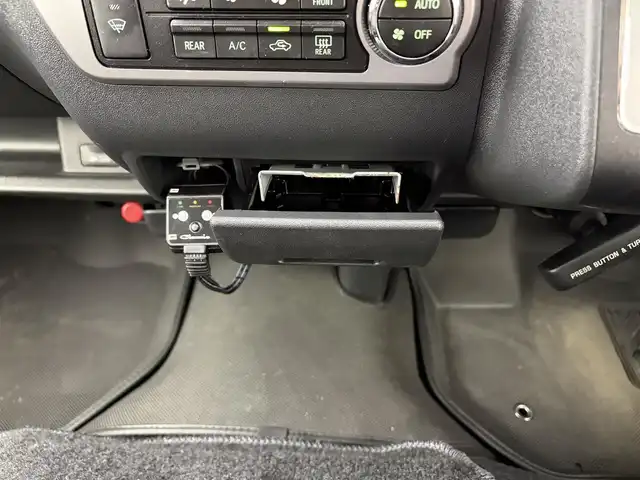 トヨタ ハイエース GL 愛知県 2024(令6)年 1.5万km ブラックマイカ FLEXコンプリートカー/・シートアレンジ【familiar】/・SOREXヒッチメンバー/・防虫MAGネット/・アミエース（左後網戸）/・フロントバンパー/・テールランプ/・白黄切替フォグランプ/・シートカバー/カロッツェリアフローティングナビ/(BT/フルセグ/HDMI)/カロッツェリア後席モニター/全方位カメラ/ETC/ドライブレコーダー/プリクラッシュ/LDA/クリアランスソナー/オートハイビーム/ドアバイザー/NITRO POWER１６インチホイール/TOYOオープンカントリータイヤ/社外シフトノブ