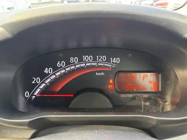 ダイハツ ムーヴ L 熊本県 2014(平26)年 5.6万km パールホワイトⅢ 純正CDオーディオ/【AM/FM】/盗難防止装置/純正フロアマット/電動格納ミラー