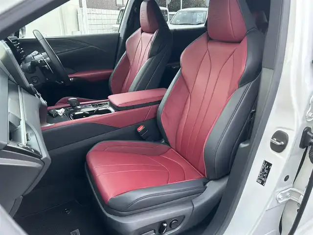 レクサス ＲＸ 500h Fスポーツパフォーマンス 東京都 2024(令6)年 2.2万km ホワイトノーヴァガラスフレーク ワンオーナー/純正フルセグTVナビ/（Bluetooth/USB）/純正21インチアルミホイール/純正フロアマット/サンルーフ/G-Link/デジタルインナーミラー/ビルトインETC/パドルシフト/クリアランスソナー/ハンドルヒーター/レザーシート/パワーシート/シートヒーター/エアシート/アラウンドビューモニター/バックカメラ/追従型クルーズコントロール/電動リアゲート/オートライト/オートマチックハイビーム/LEDヘッドライト/スマートキー/スペアキー1本/保証書/取説書