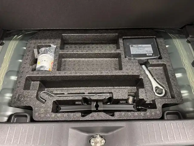 トヨタ パッソ モーダ　チャーム 三重県 2021(令3)年 3.8万km ブラックマイカメタリック/ダークエメラルドマイカ 2トーン ガソリン/FF/インパネCVT/純正 7インチナビ NSCN-W68/（AM/FM/CD/SD/地デジTV/Bluetooth/AUX）/パノラマモニター/ドライブレコーダー 前後/ビルトイン ETC/衝突回避支援機能 スマートアシスト3/・衝突回避支援ブレーキ機能（対車両・対歩行者）/・衝突警報機能（対車両・対歩行者）/・車線逸脱警報機能誤発進抑制制御機能（前方・後方）/・誤発進抑制制御機能（前方・後方）/・コーナーセンサー（フロント４個／リヤ４個、接近お知らせ表示付）/など/装備/・ハーフレザーシート/・シートヒーター（D）/・LEDヘッドライト & LEDクリアランスランプ/・オートライトシステム/・オートハイビーム機能/・オートエアコン/・ステアリングスイッチ/・プッシュスタート/・スマートキーx2/・純正ホイールキャップ＆14インチスチールホイール/・保/取/など