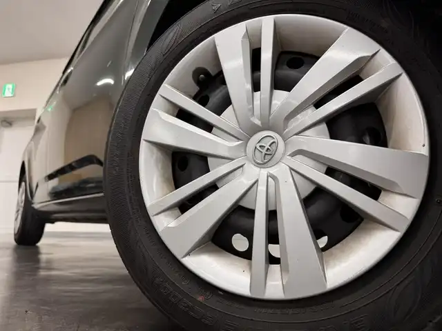 トヨタ パッソ モーダ　チャーム 三重県 2021(令3)年 3.8万km ブラックマイカメタリック/ダークエメラルドマイカ 2トーン ガソリン/FF/インパネCVT/純正 7インチナビ NSCN-W68/（AM/FM/CD/SD/地デジTV/Bluetooth/AUX）/パノラマモニター/ドライブレコーダー 前後/ビルトイン ETC/衝突回避支援機能 スマートアシスト3/・衝突回避支援ブレーキ機能（対車両・対歩行者）/・衝突警報機能（対車両・対歩行者）/・車線逸脱警報機能誤発進抑制制御機能（前方・後方）/・誤発進抑制制御機能（前方・後方）/・コーナーセンサー（フロント４個／リヤ４個、接近お知らせ表示付）/など/装備/・ハーフレザーシート/・シートヒーター（D）/・LEDヘッドライト & LEDクリアランスランプ/・オートライトシステム/・オートハイビーム機能/・オートエアコン/・ステアリングスイッチ/・プッシュスタート/・スマートキーx2/・純正ホイールキャップ＆14インチスチールホイール/・保/取/など